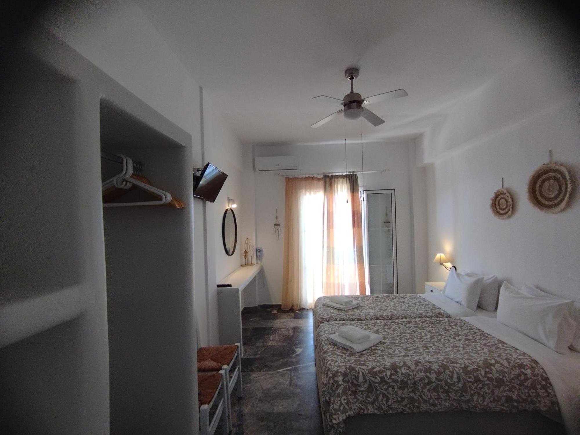 Marisini Sea View Lejlighedshotel Mpatsi Eksteriør billede