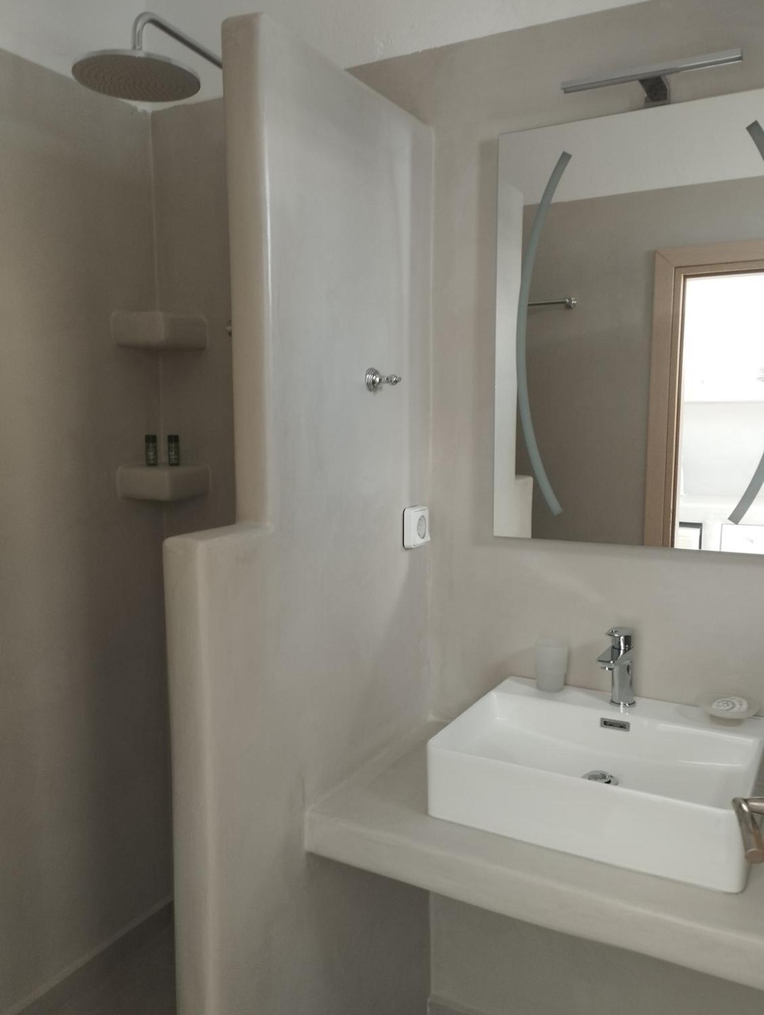 Marisini Sea View Lejlighedshotel Mpatsi Eksteriør billede