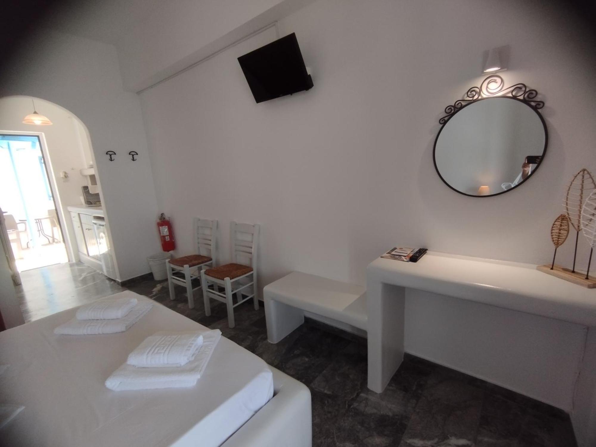 Marisini Sea View Lejlighedshotel Mpatsi Eksteriør billede