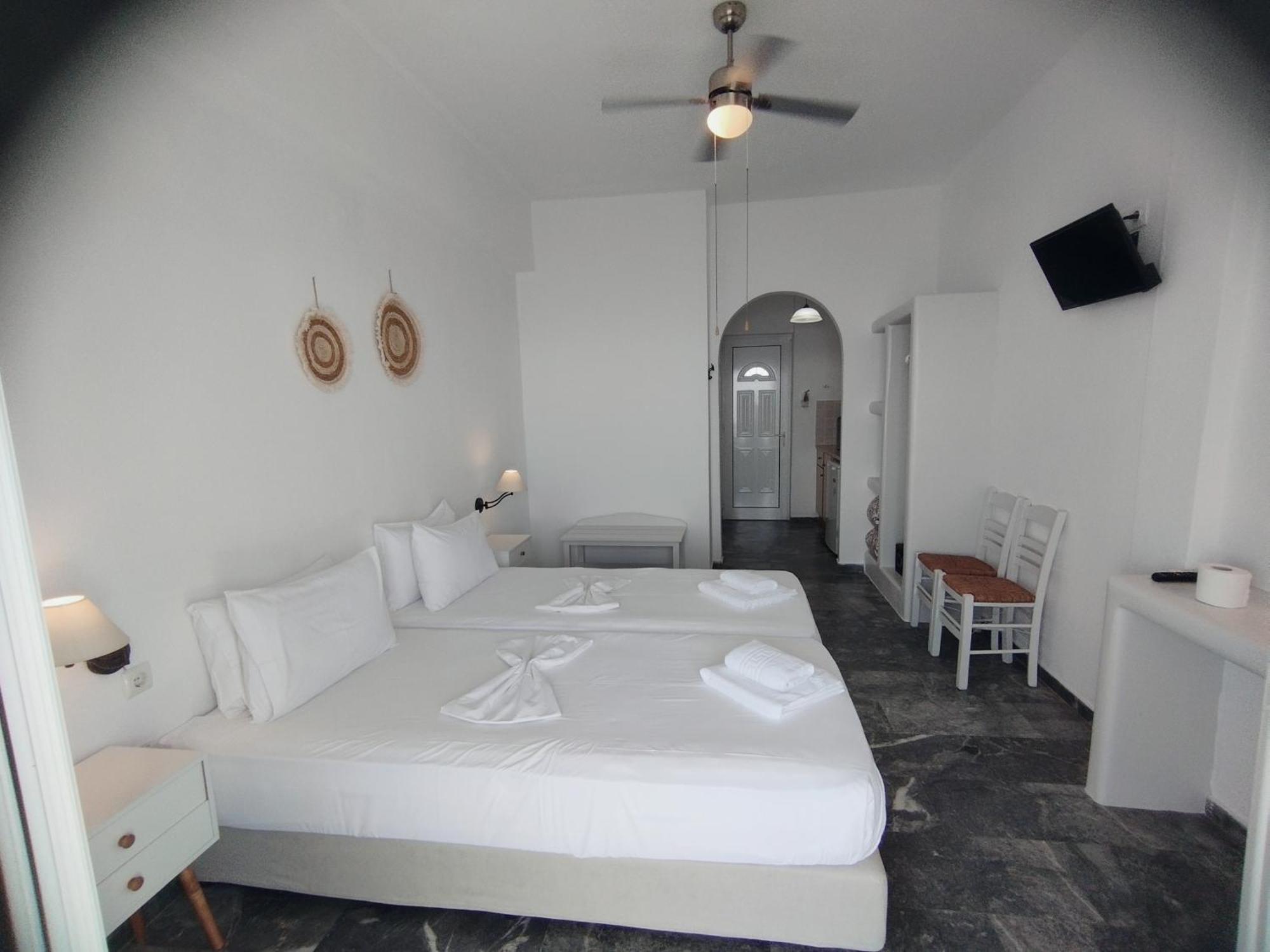 Marisini Sea View Lejlighedshotel Mpatsi Eksteriør billede