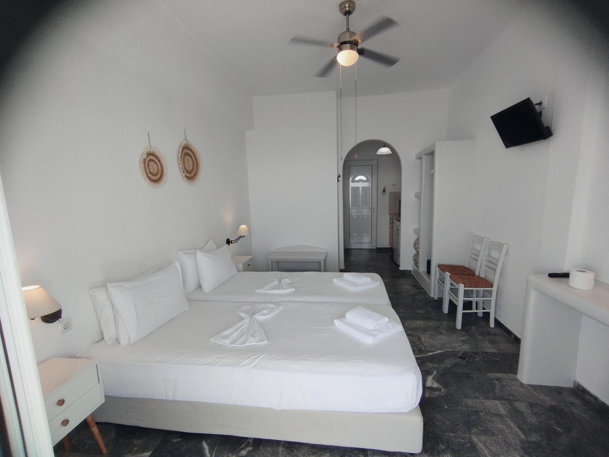 Marisini Sea View Lejlighedshotel Mpatsi Eksteriør billede