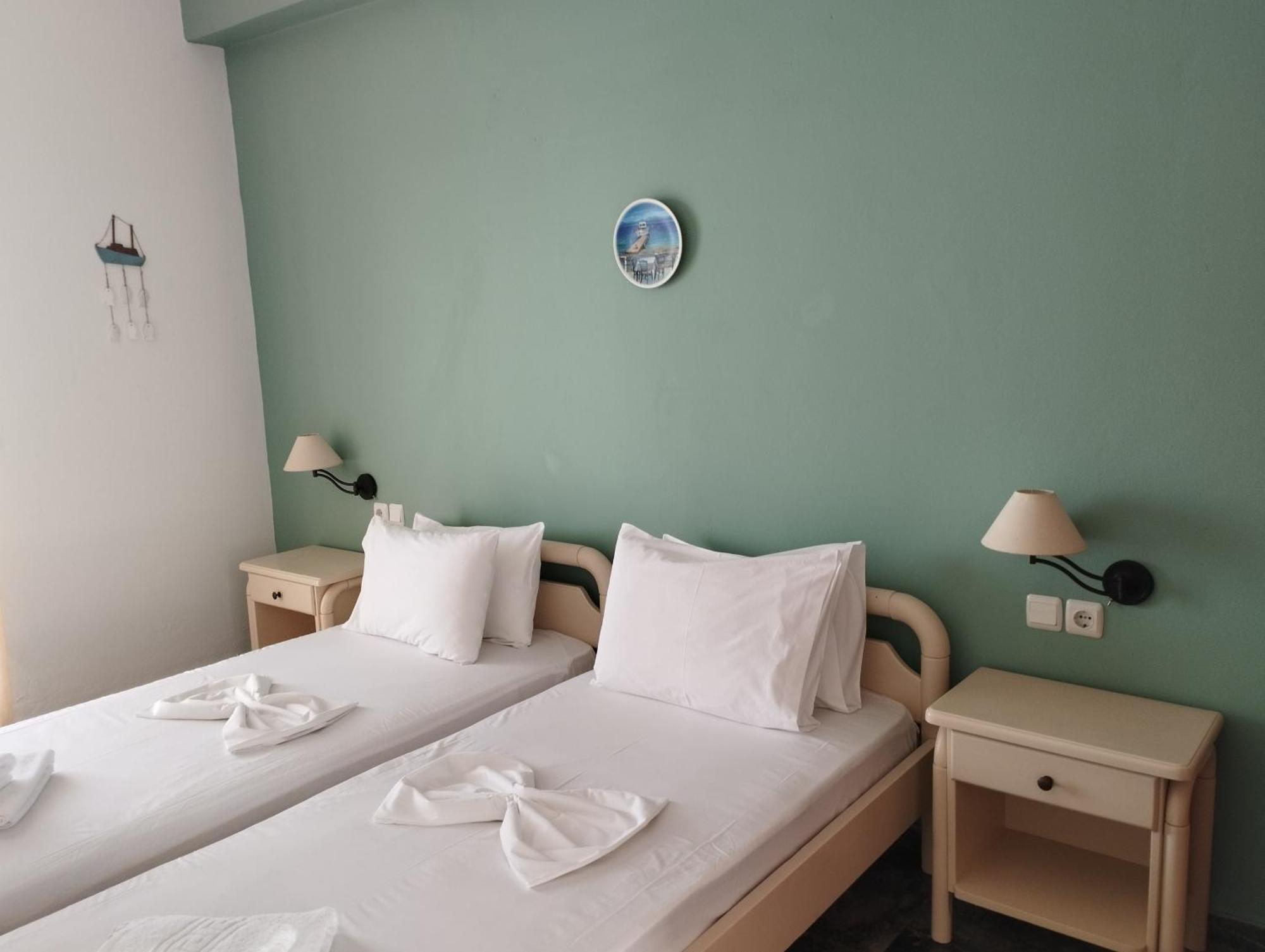 Marisini Sea View Lejlighedshotel Mpatsi Eksteriør billede