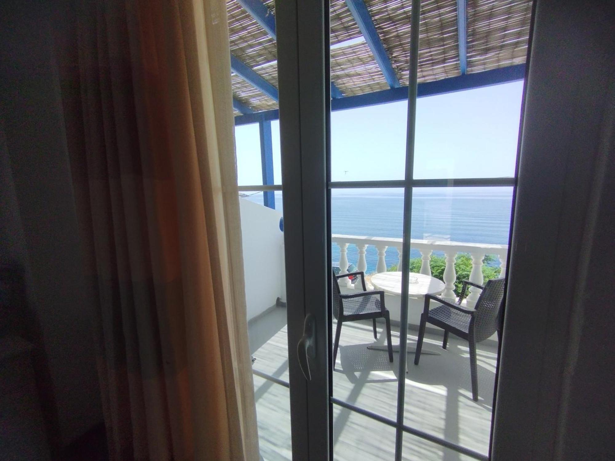 Marisini Sea View Lejlighedshotel Mpatsi Eksteriør billede