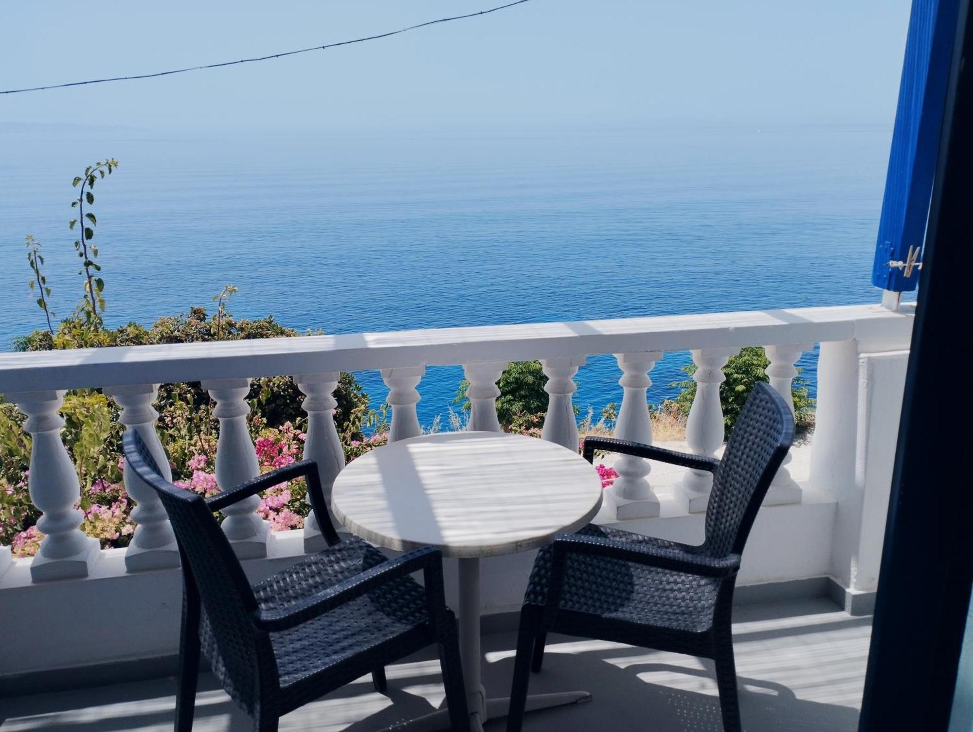 Marisini Sea View Lejlighedshotel Mpatsi Eksteriør billede